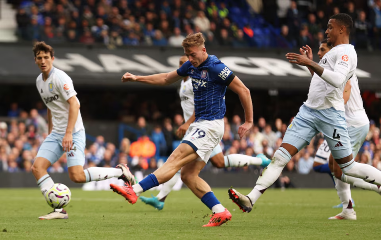 Dua gol Delap bantu Ipswich imbang dengan Aston Villa