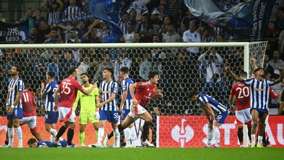 Maguire bantu Ten Hag selamatkan Man United di Porto