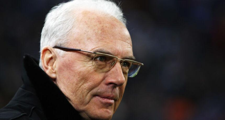 Bayern Munich telah memensiunkan kaus bernomor punggung 5 milik Franz Beckenbauer