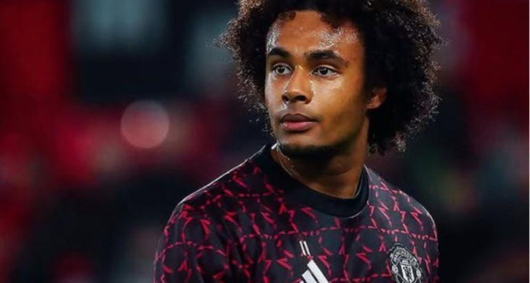 Striker Man United Joshua Zirkzee memprovokasi fans City setelah kemenangan derby